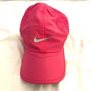 Nike Women’s Featherlight Dri-Fit Adjustable Cap